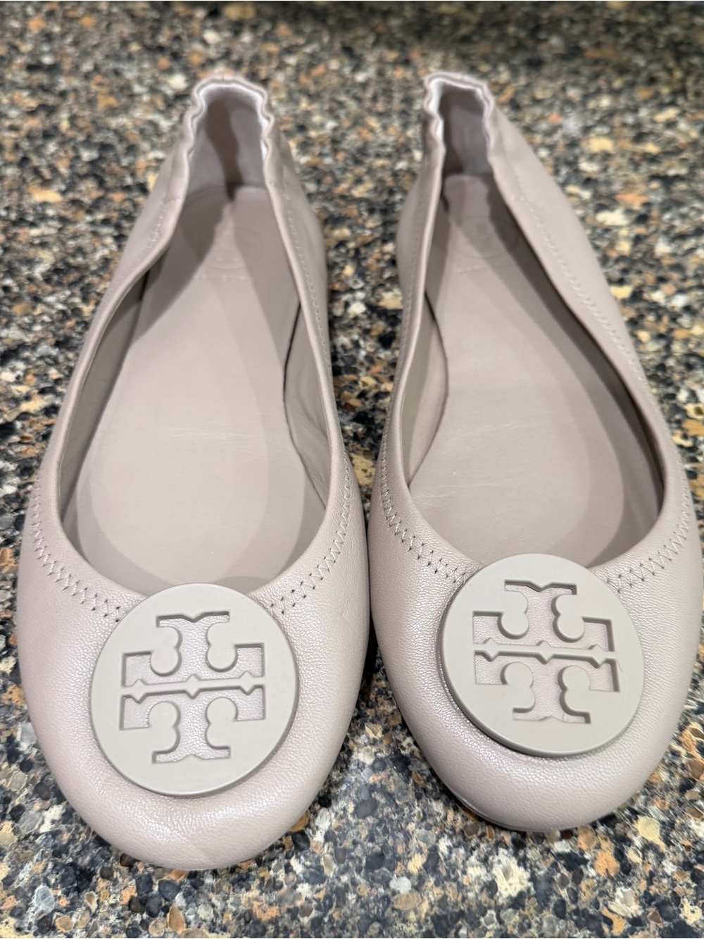 Tory Burch Women's Light Taupe Logo Leather Ballet Flats 8